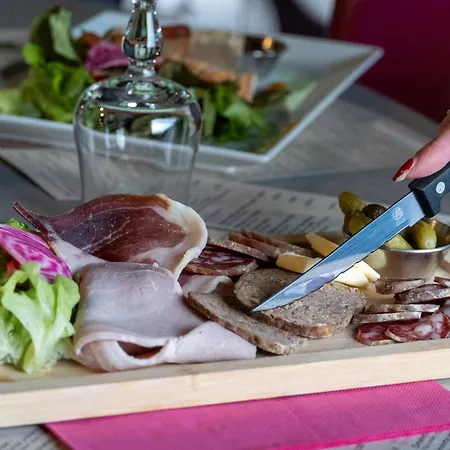 Отель Cit'hotel Restaurant Du Bowling De