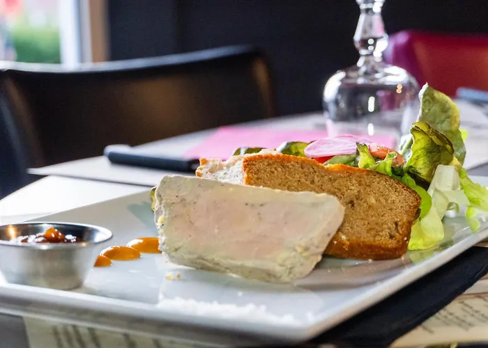 Hotel Restaurant Du Bowling De Millau