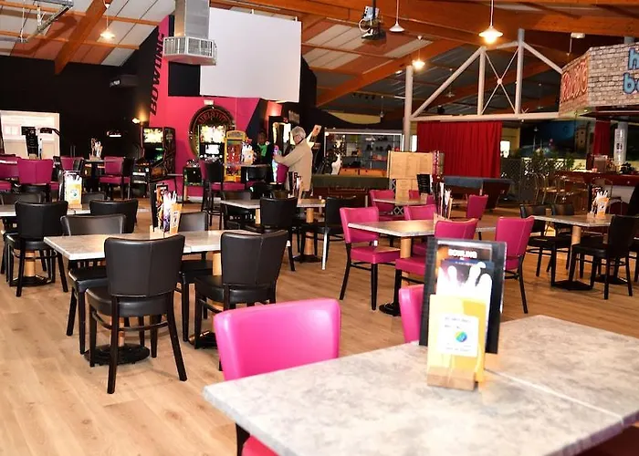 Cit'hotel Restaurant Du Bowling De Мийо