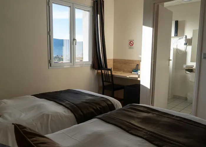 Cit'hotel Restaurant Du Bowling De Мийо