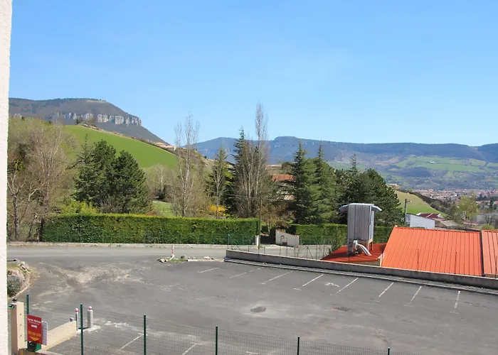 Отель Cit'hotel Restaurant Du Bowling De Мийо