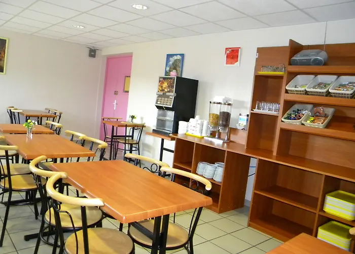 Отель Cit'hotel Restaurant Du Bowling De Мийо