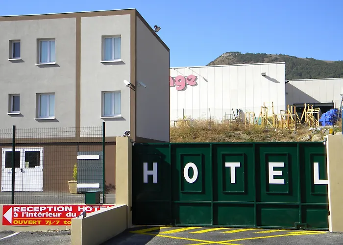 Cit'hotel Restaurant Du Bowling De 3* Мийо