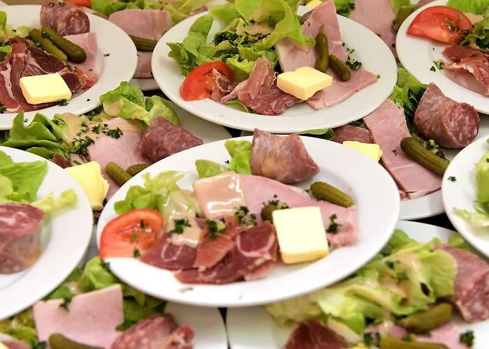 Cit'hotel Restaurant Du Bowling De Отель Мийо